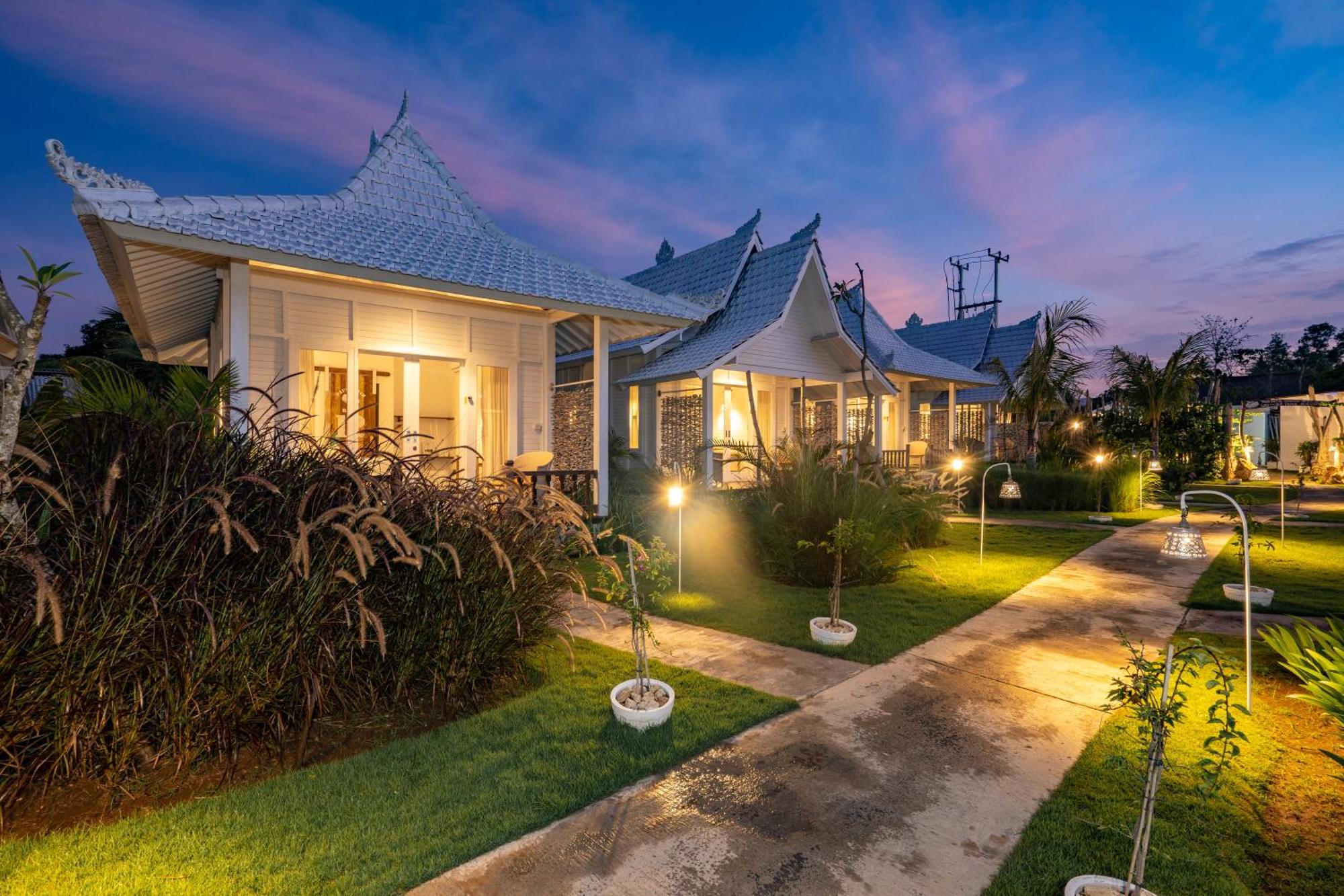 Paus Putih Hotel نوسا ليمبونغان المظهر الخارجي الصورة