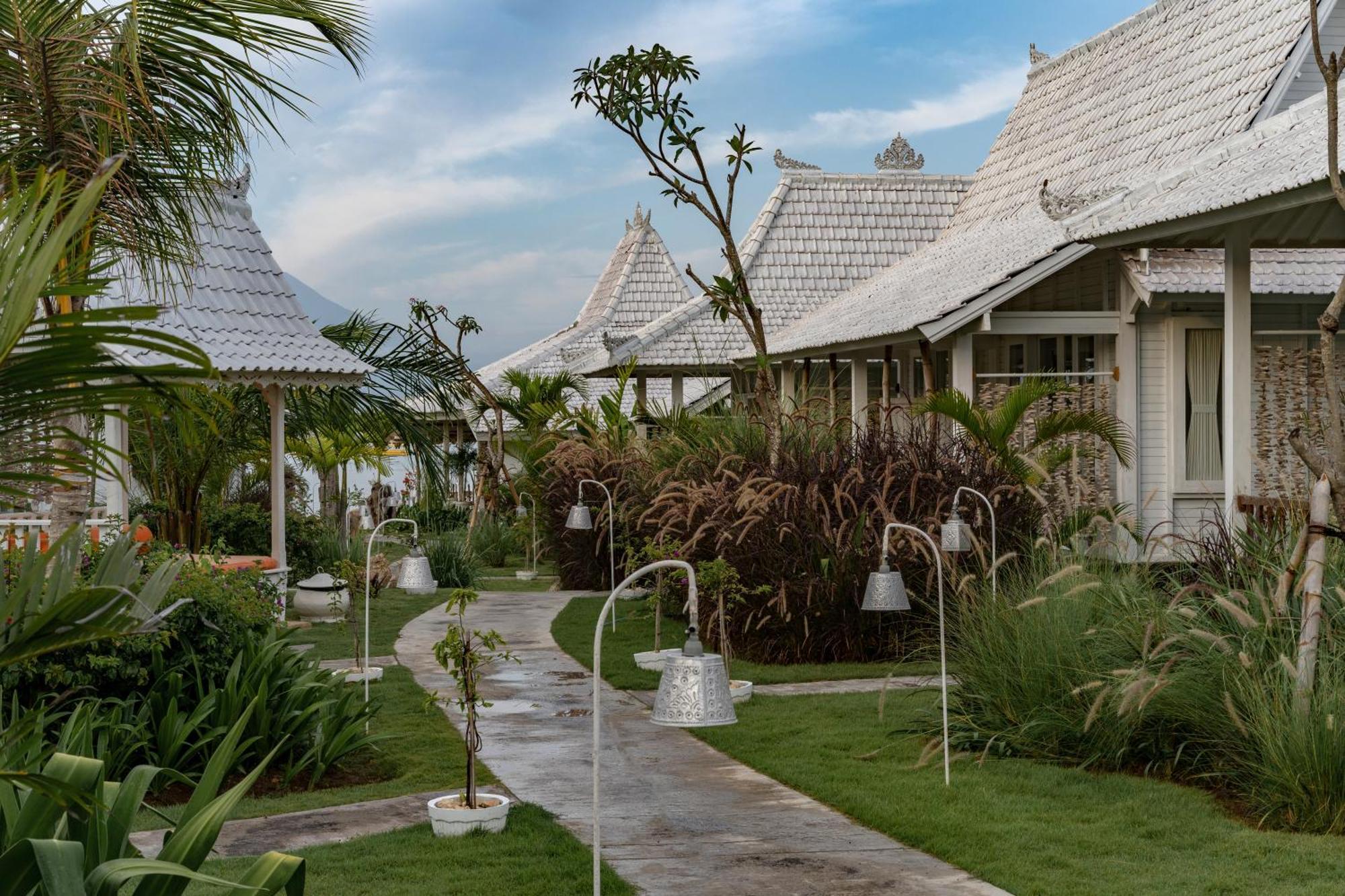 Paus Putih Hotel نوسا ليمبونغان المظهر الخارجي الصورة