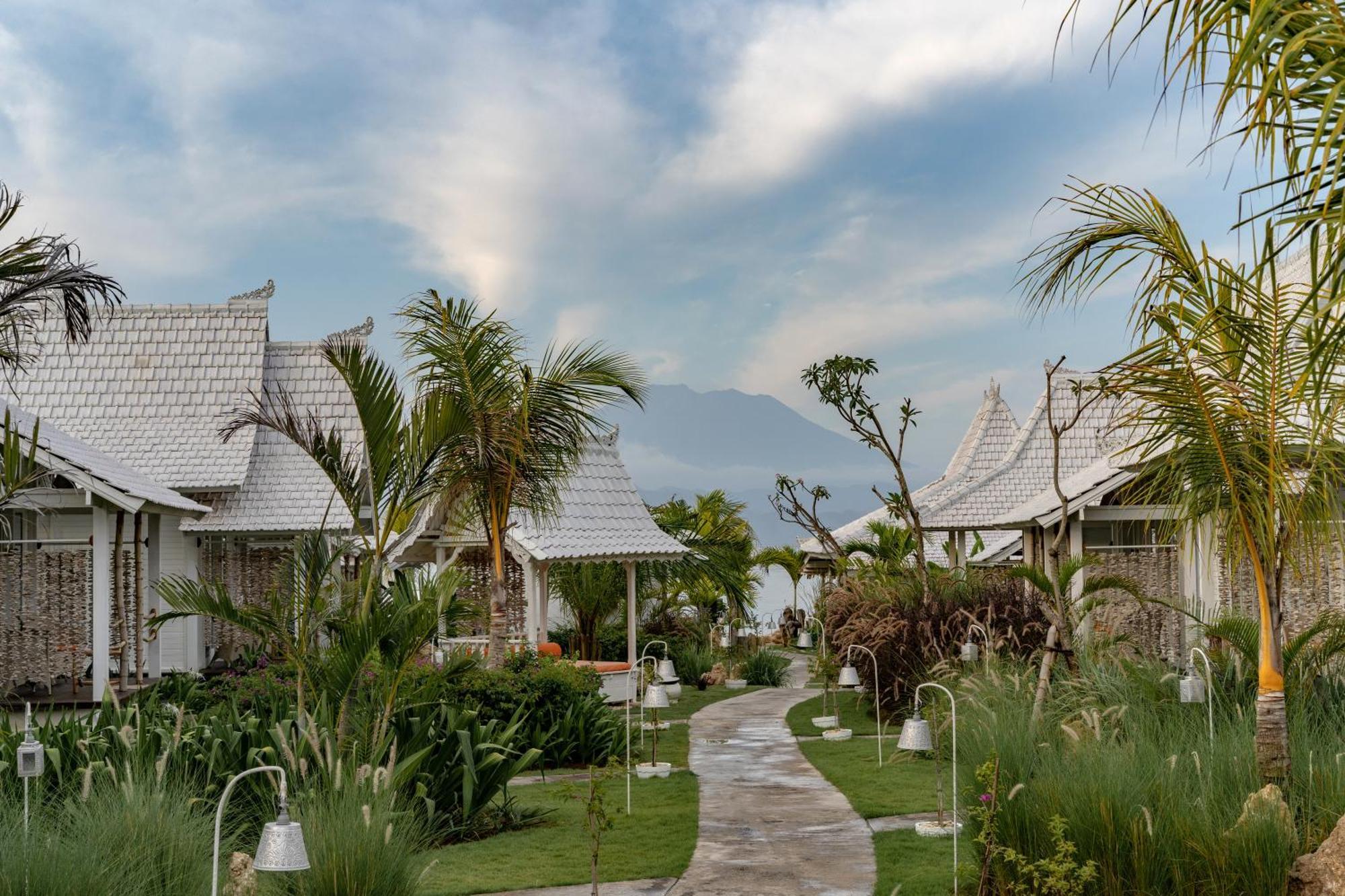 Paus Putih Hotel نوسا ليمبونغان المظهر الخارجي الصورة