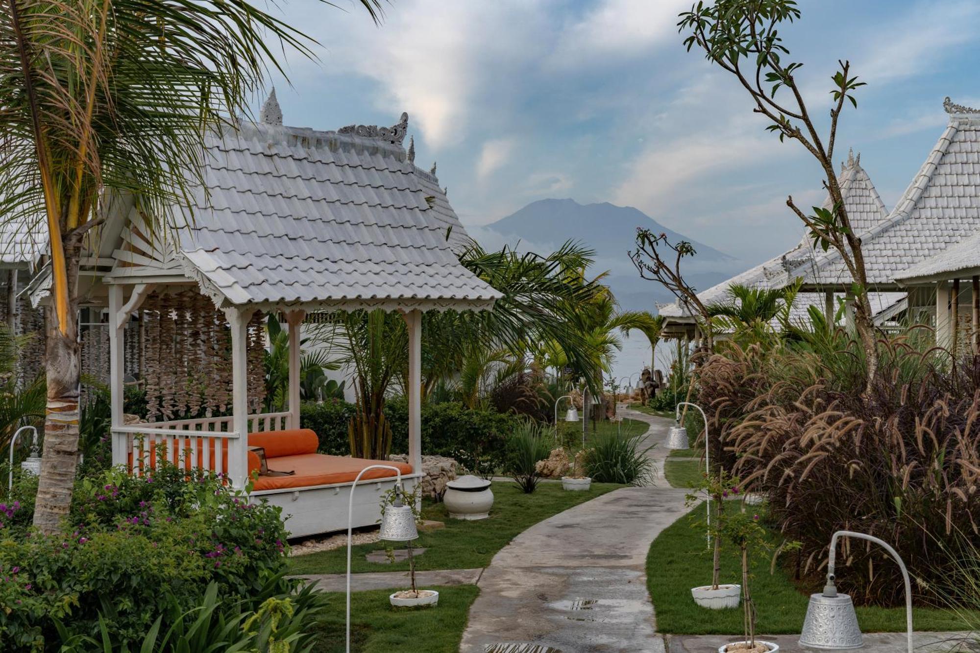 Paus Putih Hotel نوسا ليمبونغان المظهر الخارجي الصورة
